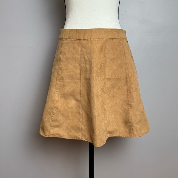 BCBGeneration faux suede A line seamed cognac/tan mini skirt size 8 - Picture 10 of 10